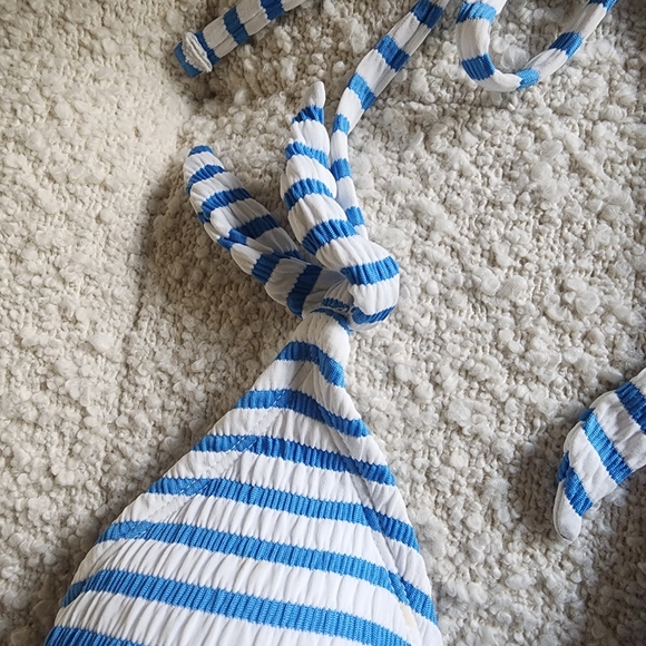 NWT Women's (Juniors) Textured Ruched Blue White Stripe Bikini Top Small - Picture 4 of 6
